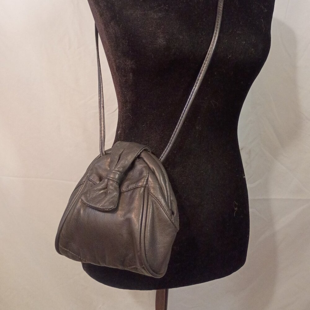 BAGS BY PINKY USA Mini Frame Shoulder Bag Black Leather w Bow Clasp